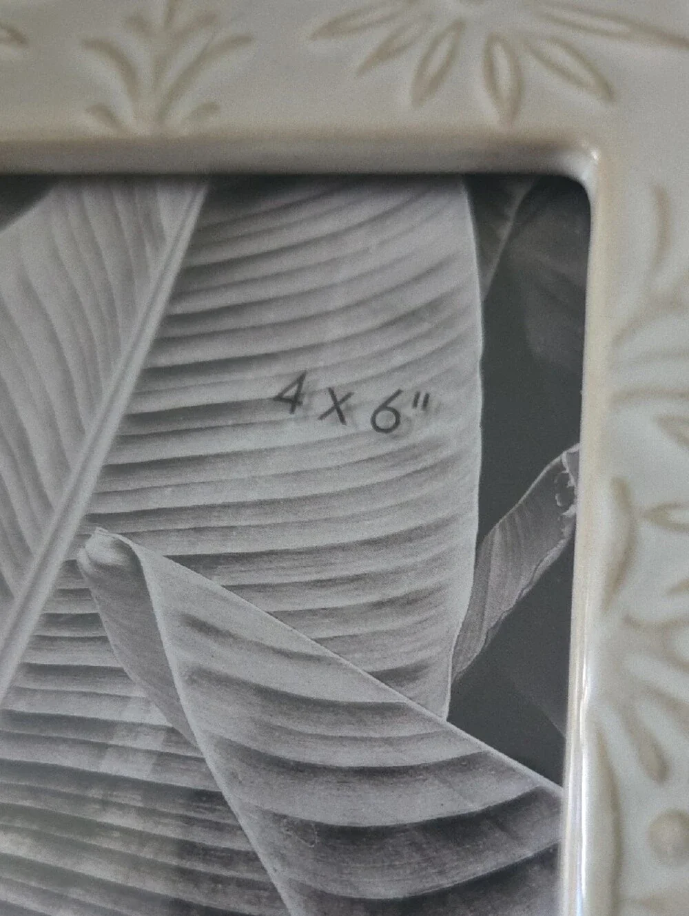 Elegant Cream Floral Ceramic Photo Frame - 4x6